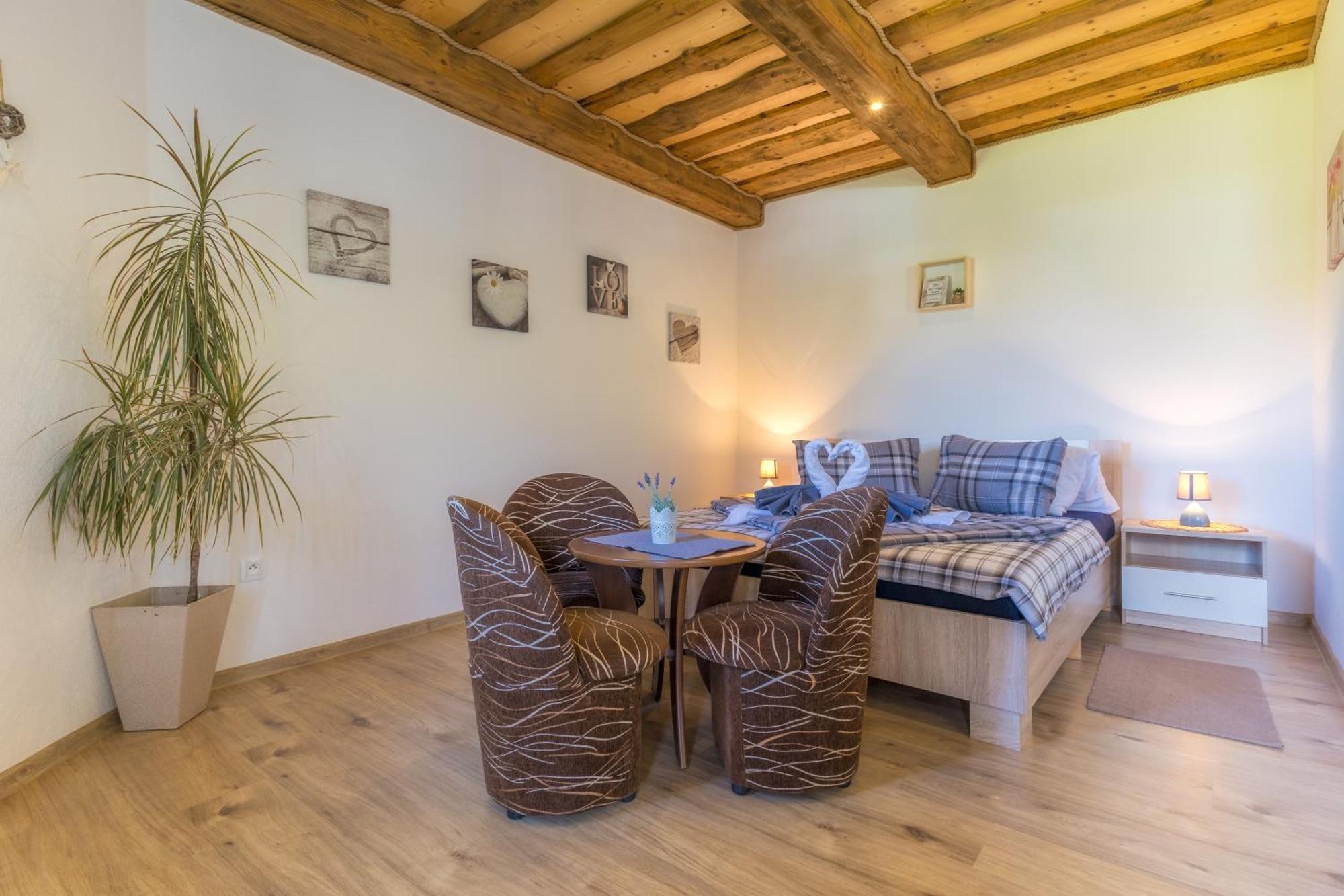 Privat Na Vrsku Apartamento Ždiar Exterior foto