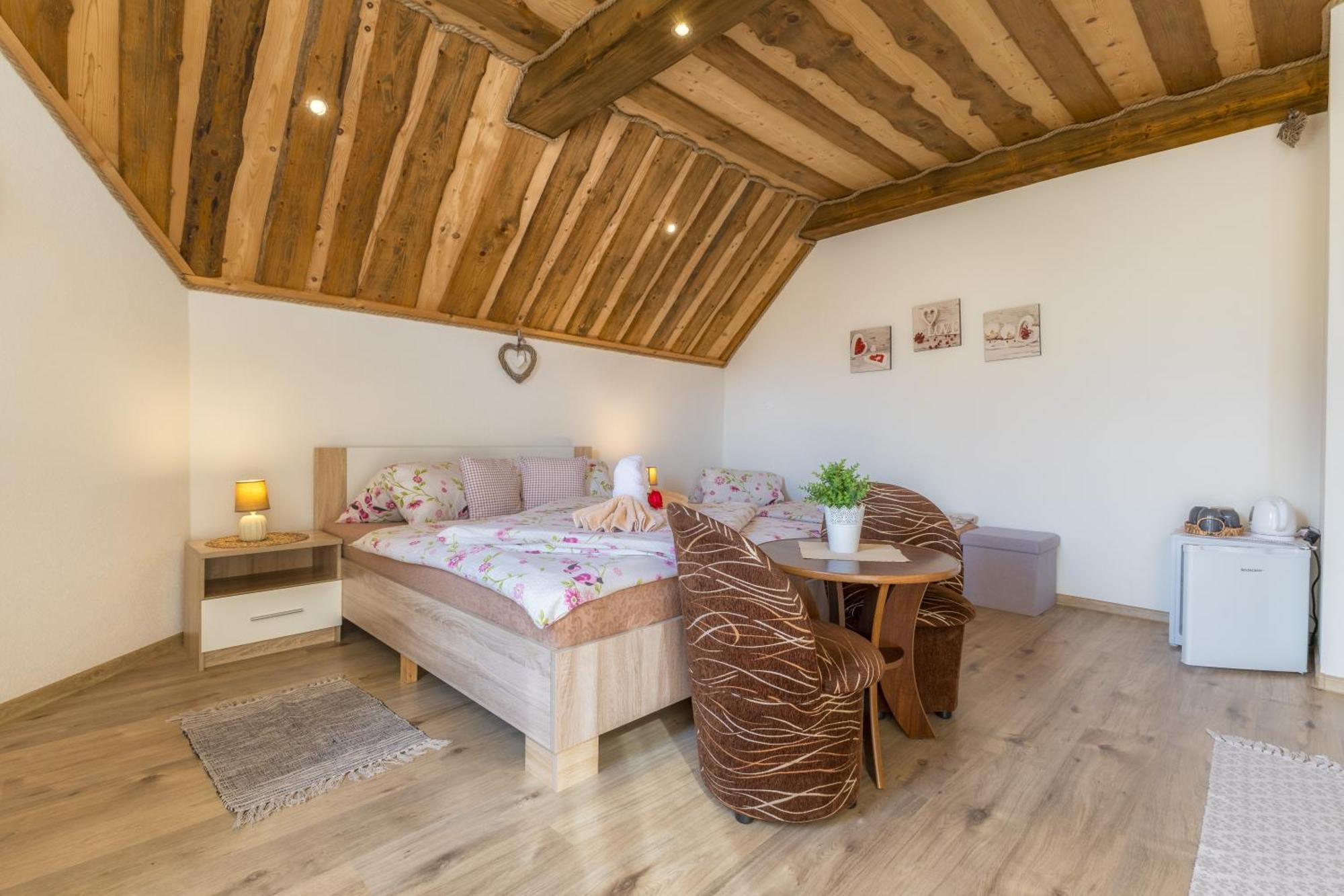 Privat Na Vrsku Apartamento Ždiar Exterior foto